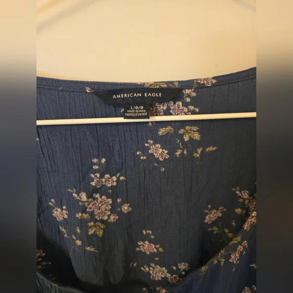 American‎ Eagle Outfitters Navy Floral Blouse - Picture 2 of 4